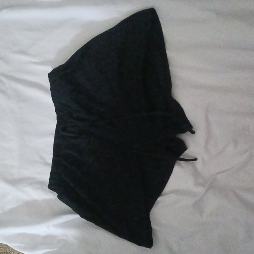 Black Flowy Shorts with Draw Strings // Brand SHEIN // Size Large (L)